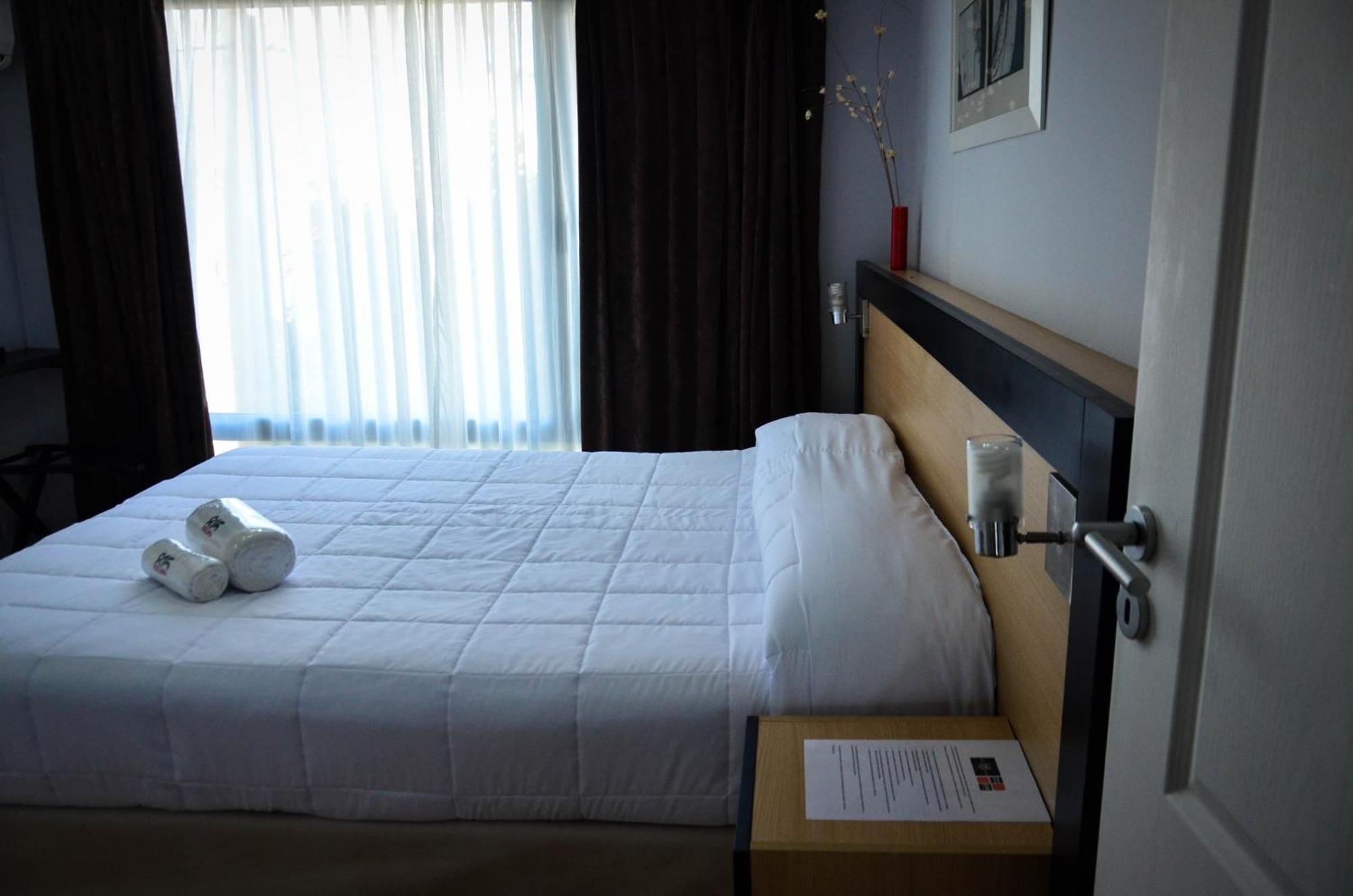 Apart Hotel Rivadavia 815 Neuquen Luaran gambar