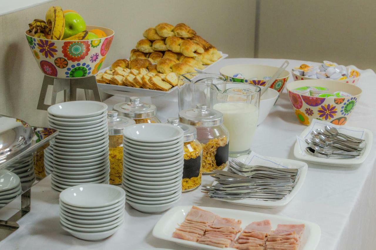 Apart Hotel Rivadavia 815 Neuquen Luaran gambar